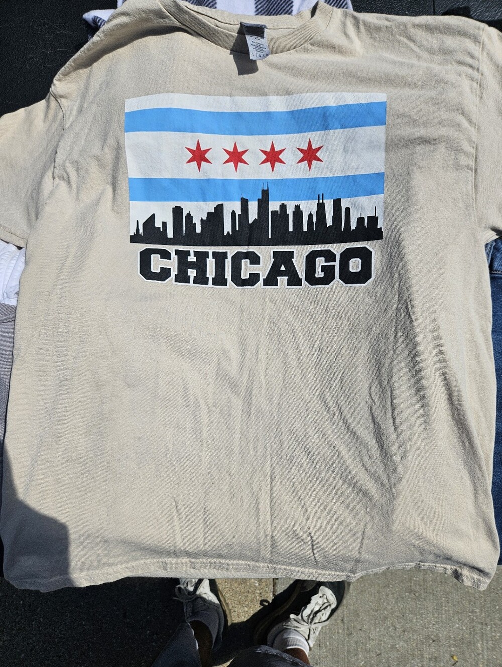 Gildan Beige Kids T-Shirt with Blue & Red Chicago Skyline Graphic